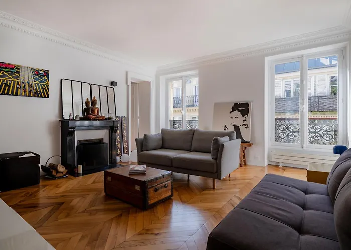 Center - Haussmann Elegant