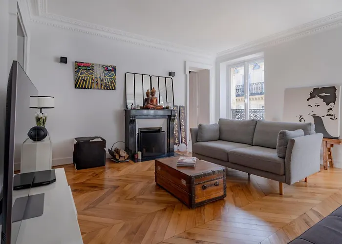 Center - Haussmann Elegant