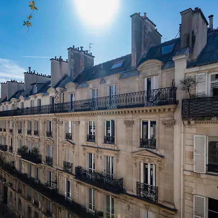 Center - Haussmann Elegant
